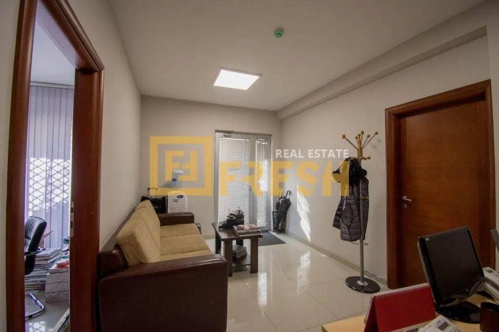Sale, office space, 280m², Gorica C, Podgorica