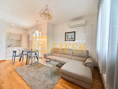 Izdavanje, jednosoban stan, 42m², City Kvart, Podgorica - image 1