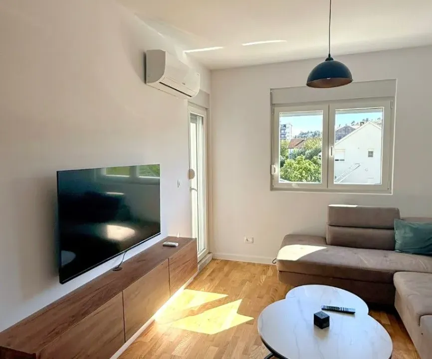 Izdavanje, jednosoban stan, 45m², Zabjelo, Podgorica