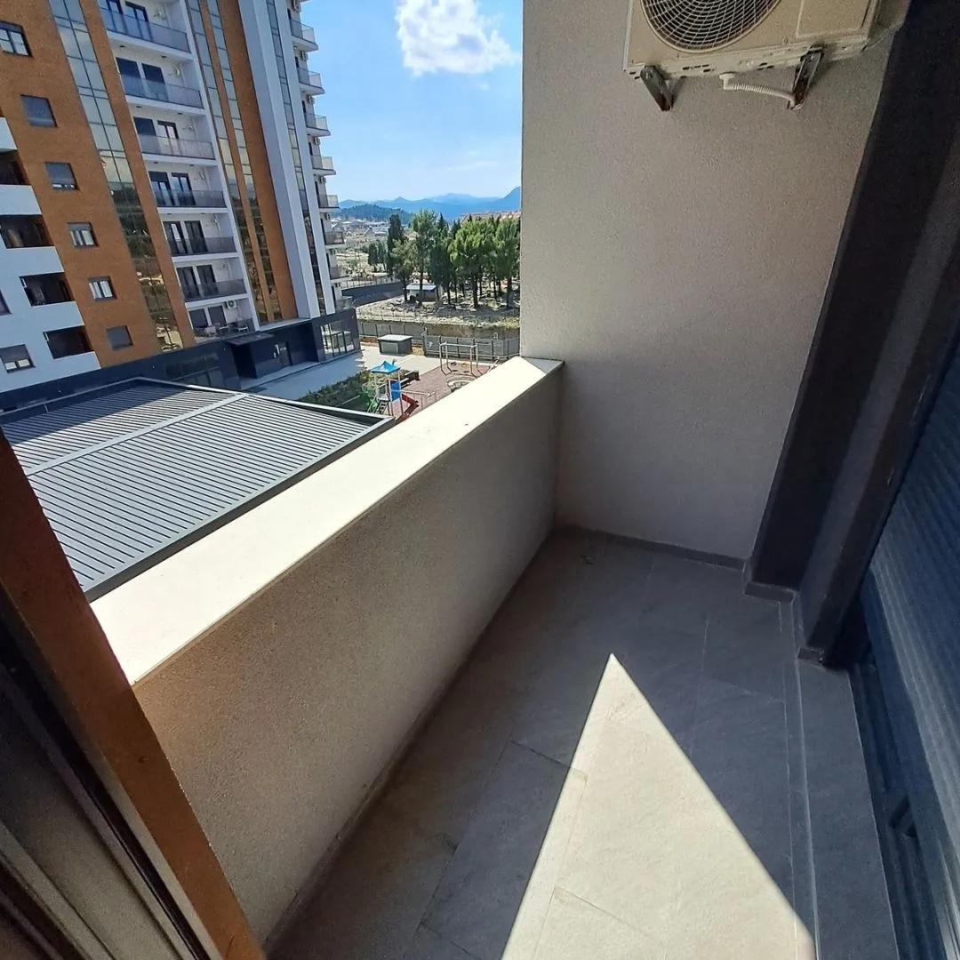 Izdavanje, jednosoban stan, 41m², Stari Aerodrom, Podgorica