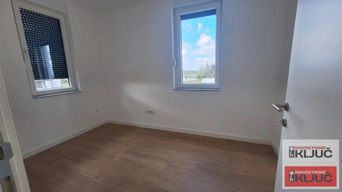 Prodaja, trosoban stan, 72m², Alibegovac, Petrovaradin