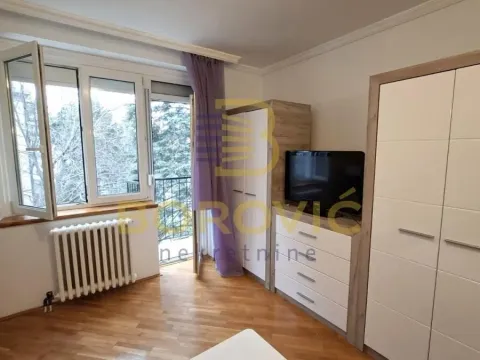 Rent, two bedroom apartment, 38m², Savski Venac, Beograd - image 2