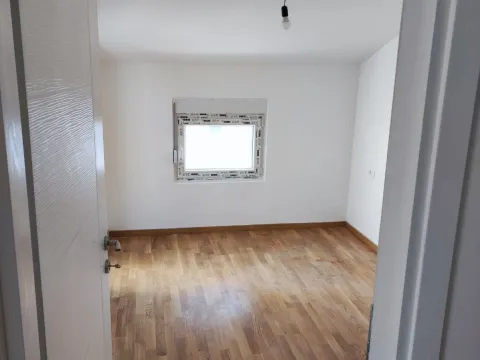 Izdavanje, jednosoban stan, 42m², Zagorič, Podgorica - image 6