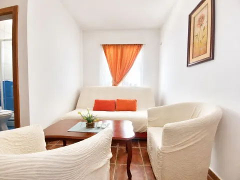 Rent, one bedroom apartment, 40m², Budva, Crna Gora - image 4
