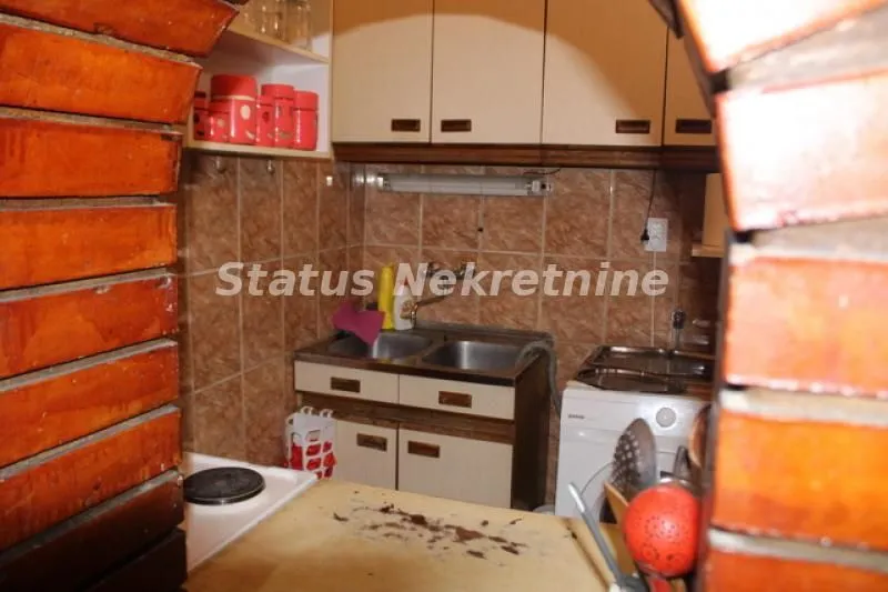 Prodaja, trosoban stan, 81m², Petrovaradin, Novi Sad