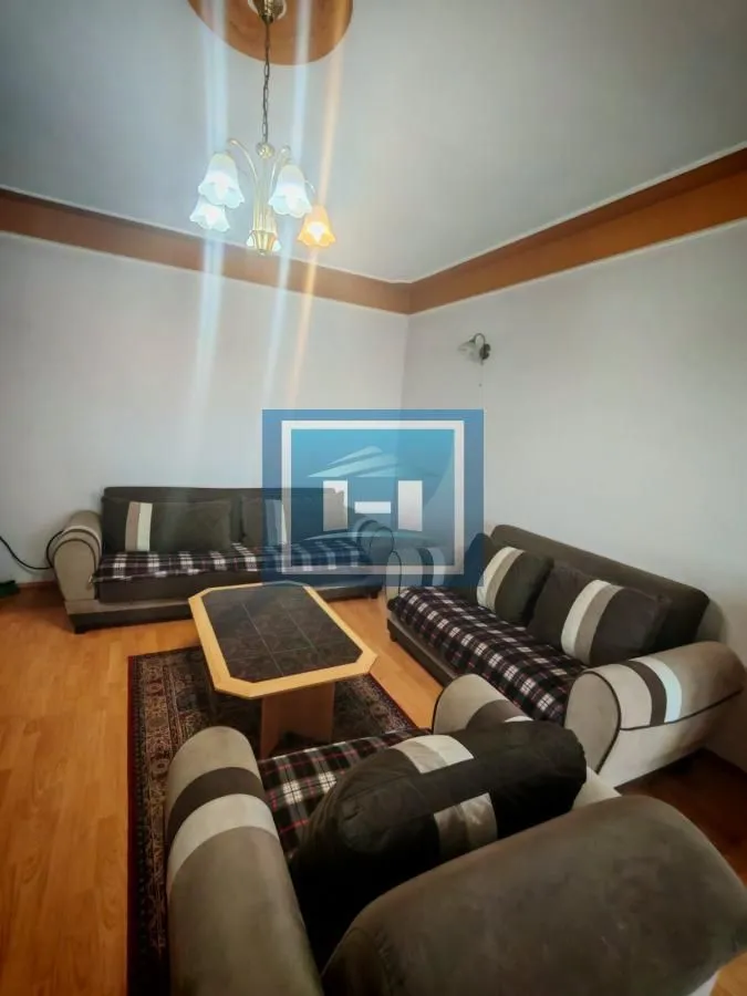 Izdavanje, dvosoban stan, 61m², Centar, Paraćin