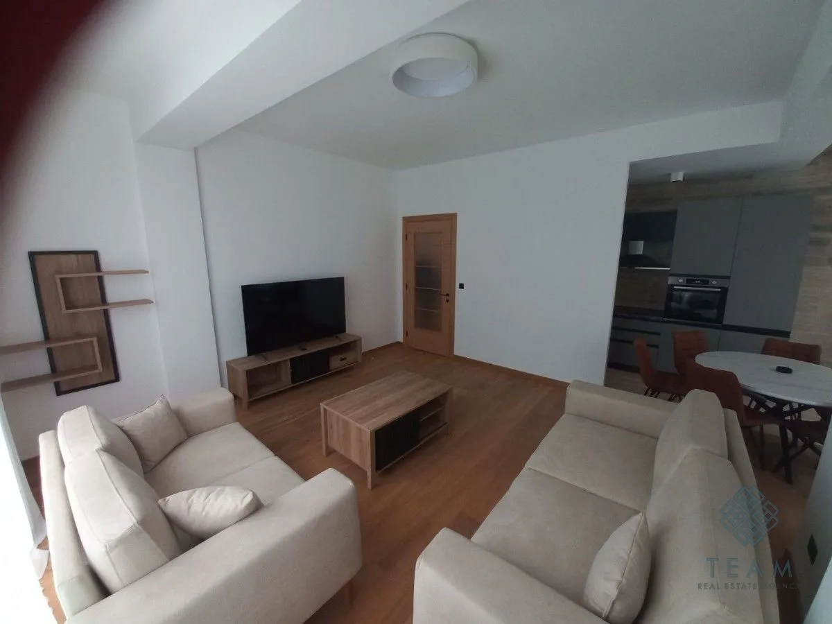 Izdavanje, trosoban stan, 101m², Kod Capital Plaze, Podgorica