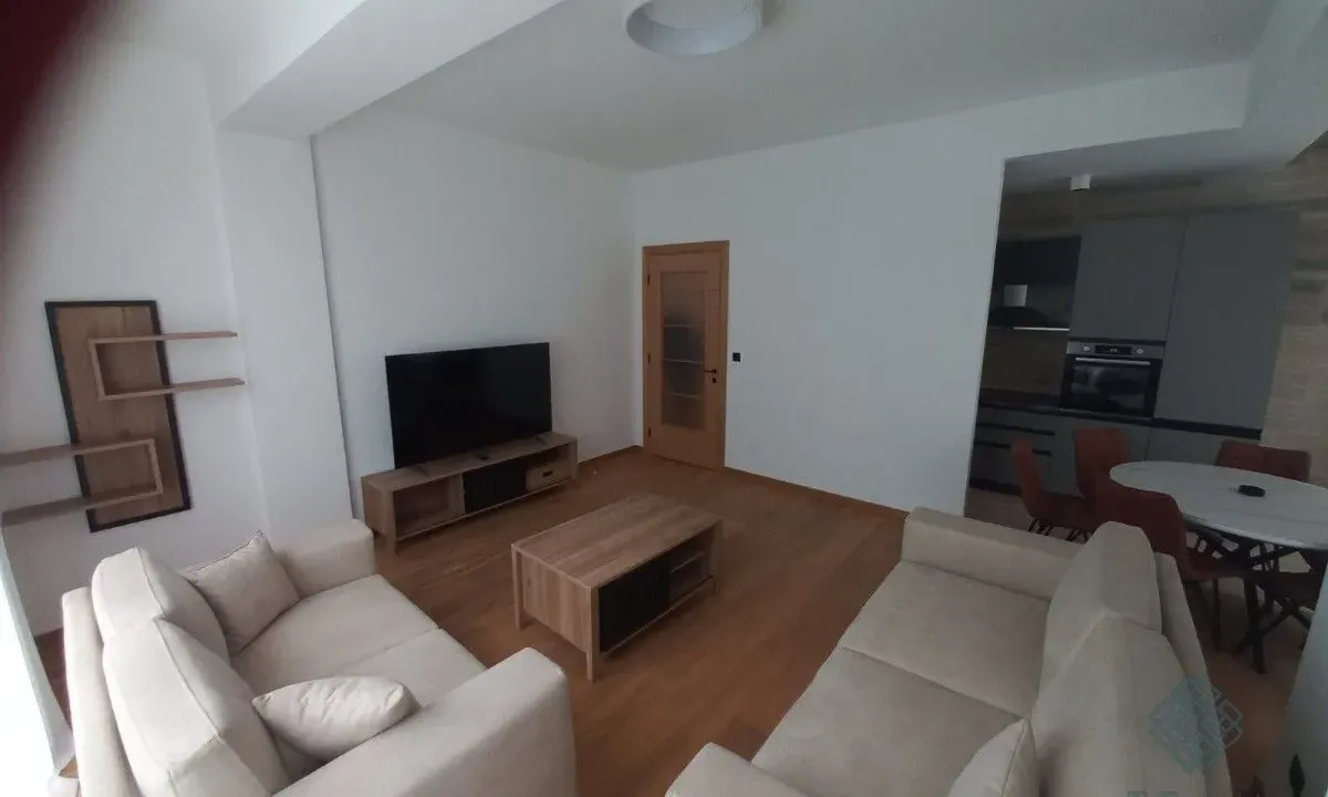 Izdavanje, trosoban stan, 101m², Kod Capital Plaze, Podgorica