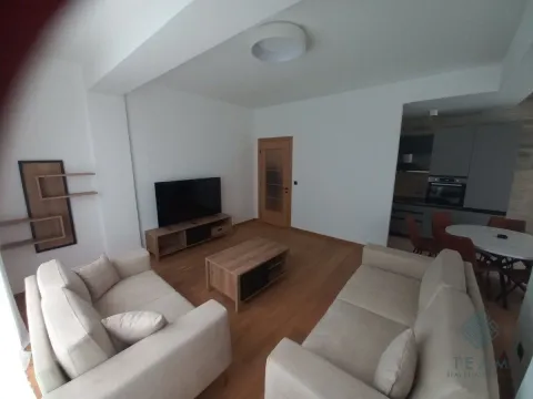 Izdavanje, trosoban stan, 101m², Kod Capital Plaze, Podgorica - image 1