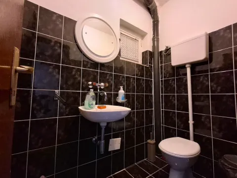 Izdavanje, kuća, 350m², Dahna, Podgorica - image 11