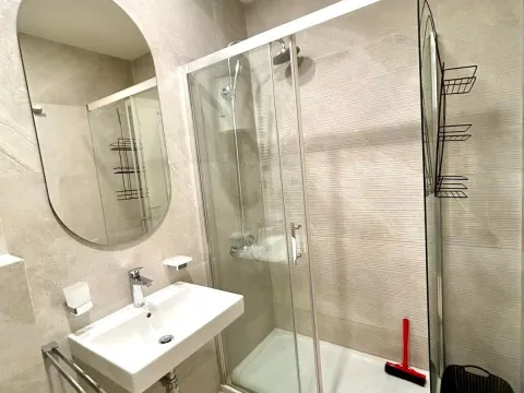 Izdavanje, stan, 49m², Central Point, Podgorica - image 8