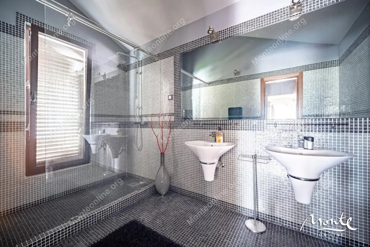Prodaja, kuća, 188m², Sasovići, Herceg Novi