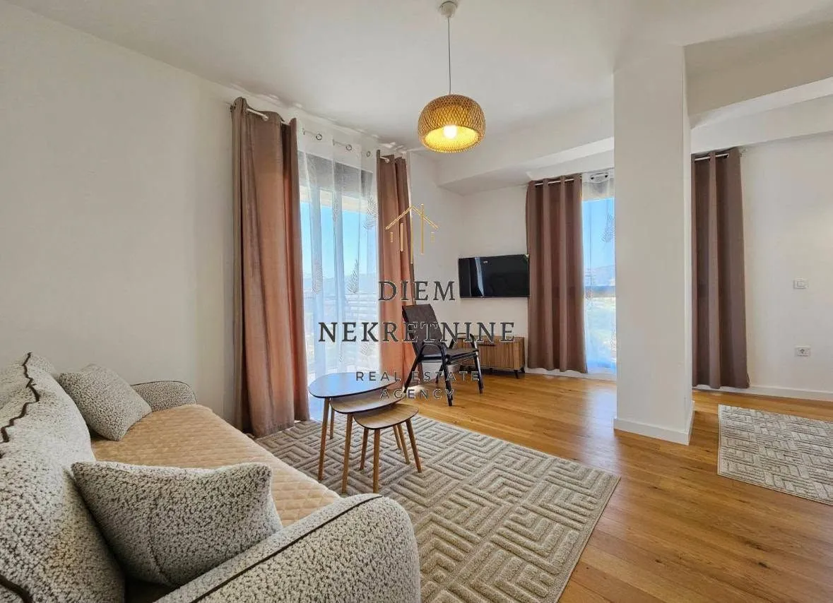 Rent, one bedroom apartment, 50m², Centar, Bar