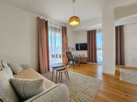 Rent, one bedroom apartment, 50m², Centar, Bar - image 7