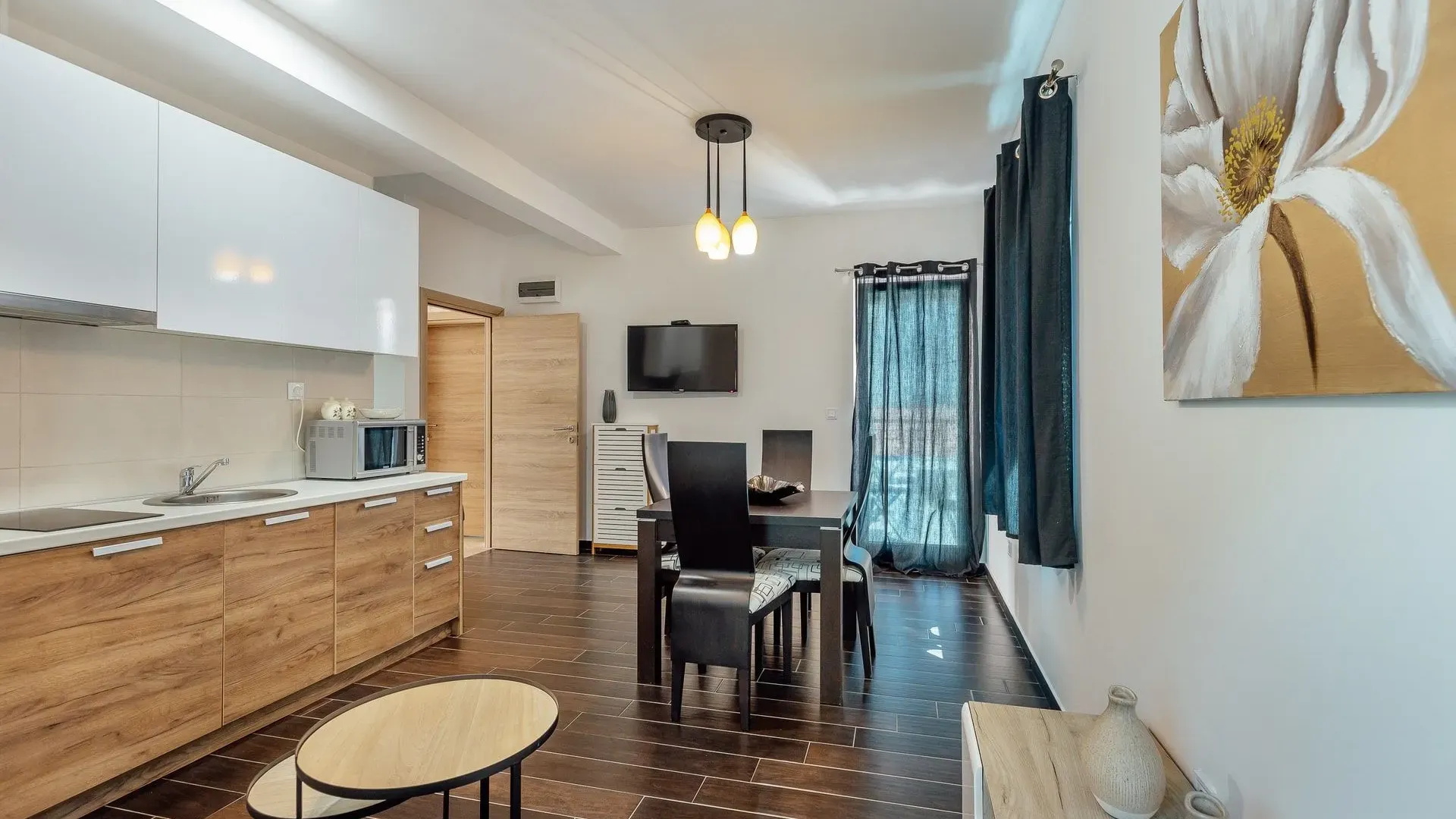 Prodaja, stan, 440m², Stoliv, Kotor