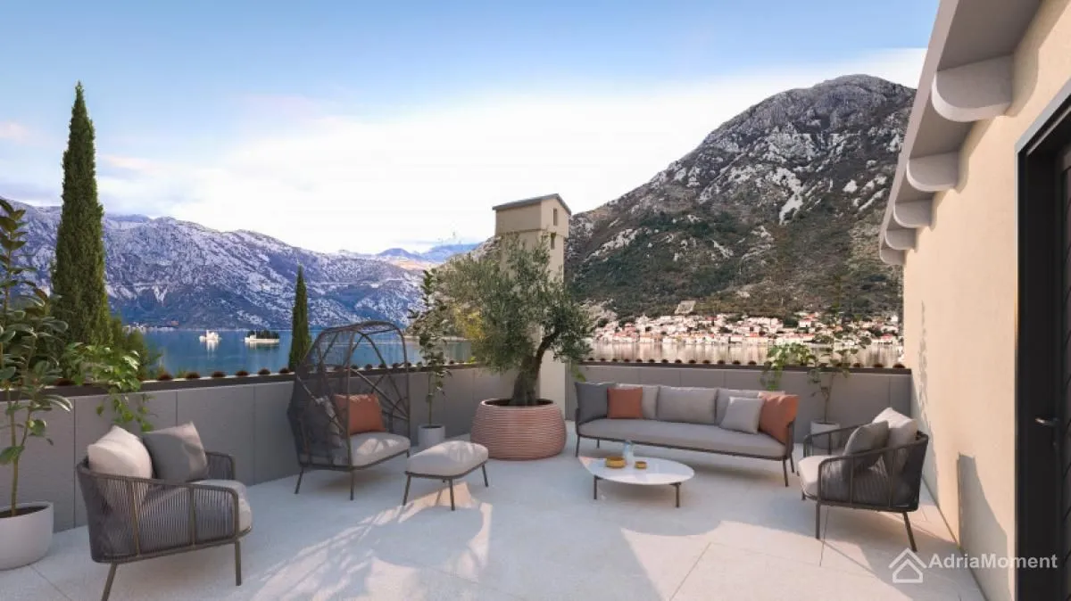 Sale, house, 400m², Stoliv, Kotor