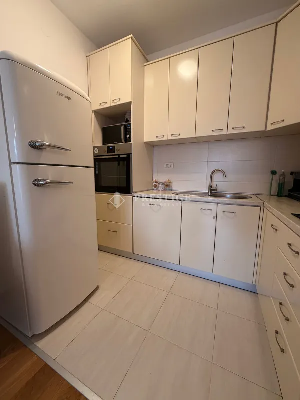 Izdavanje, jednosoban stan, 47m², Blok 6, Podgorica