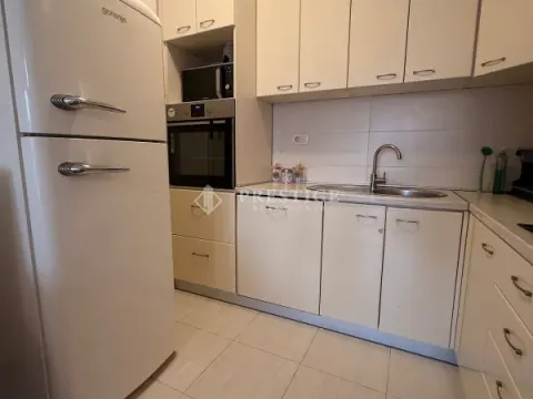 Izdavanje, jednosoban stan, 47m², Blok 6, Podgorica - image 6
