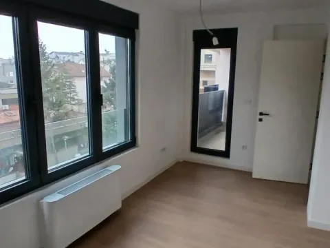 Prodaja, trosoban stan, 78m², Autokomanda, Voždovac Sve Podlokacije - image 2