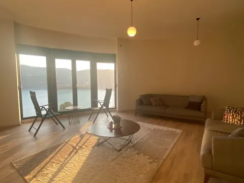 Izdavanje, trosoban stan, 130m², Herceg Novi, Crna Gora - image 3