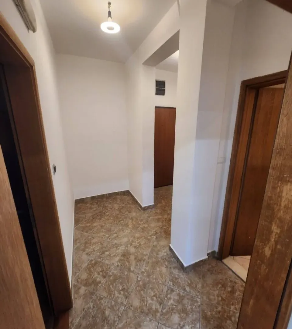 Rent, office space, 53m², Malo Brdo, Podgorica