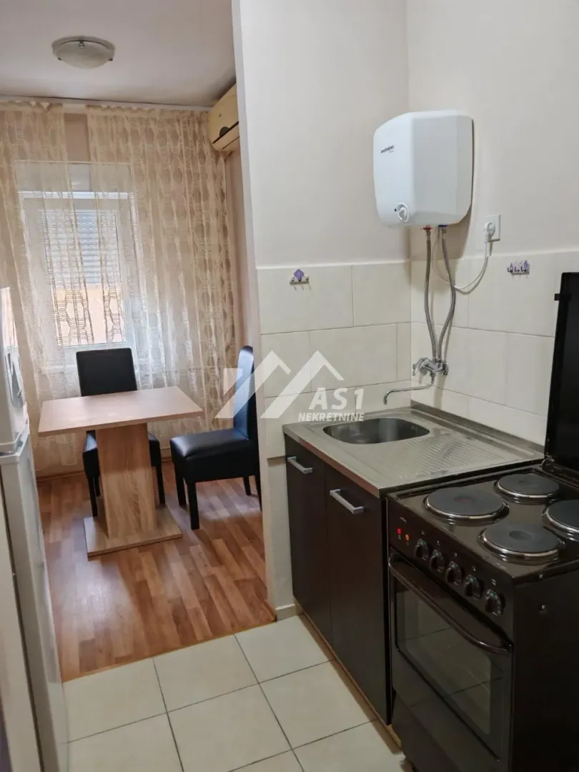 Izdavanje, jednosoban stan, 38m², Sajam, Novi Sad Sve Podlokacije