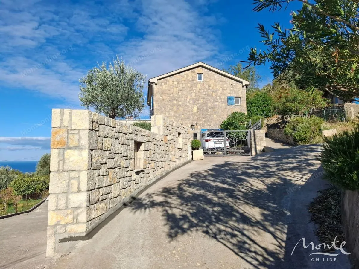 Prodaja, kuća, 116m², Reževići, Budva