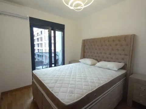 Izdavanje, jednosoban stan, 48m², City Kvart, Podgorica - image 5