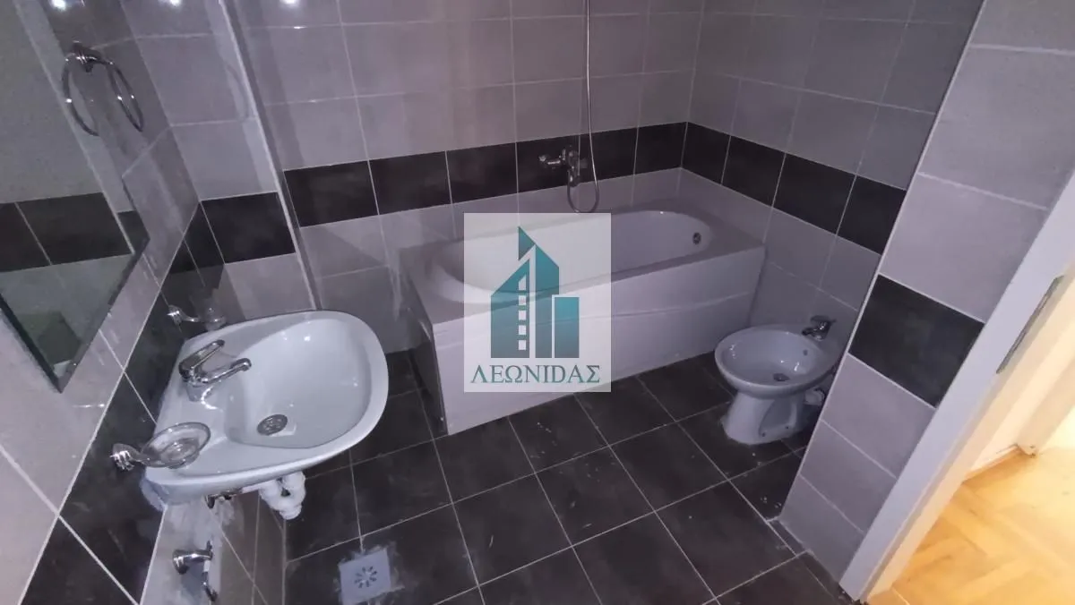 Sale, three bedroom apartment, 79m², Medijana, Niš