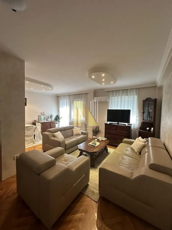 Prodaja, trosoban stan, 79m², Adamovićevo Naselje, Novi Sad Sve Podlokacije