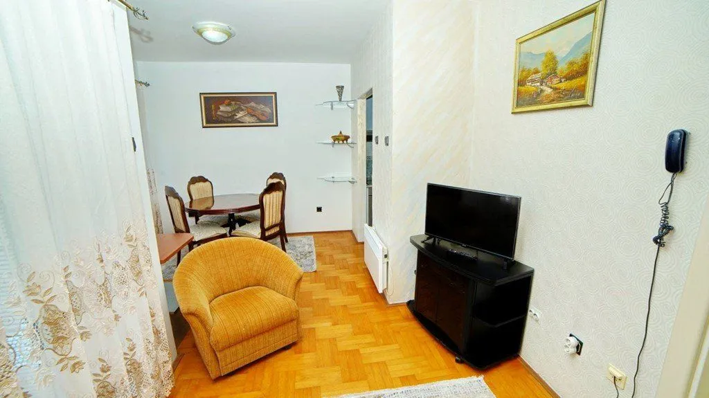 Izdavanje, jednosoban stan, 45m², Preko Morače, Podgorica