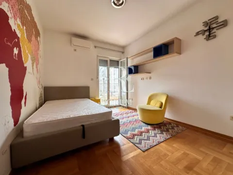 Rent, three bedroom apartment, 100m², Blok 6, Podgorica - image 12