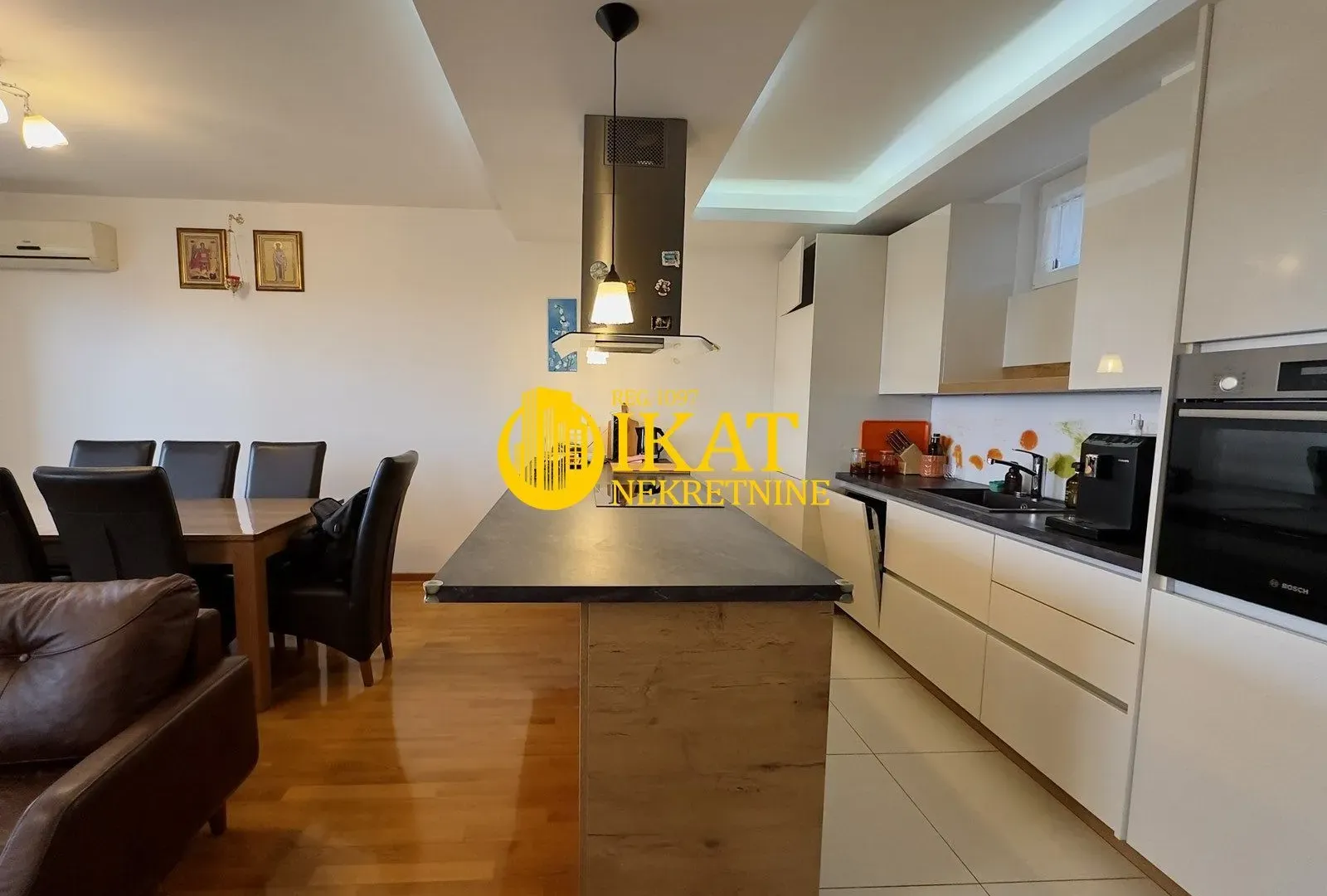 Prodaja, trosoban stan, 110m², Lion, Zvezdara Sve Podlokacije