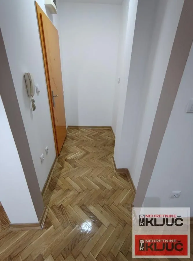 Prodaja, dvosoban stan, 40m², Grbavica, Novi Sad Sve Podlokacije
