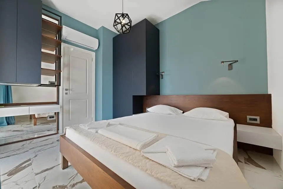 Izdavanje, dvosoban stan, 50m², Centar, Tivat