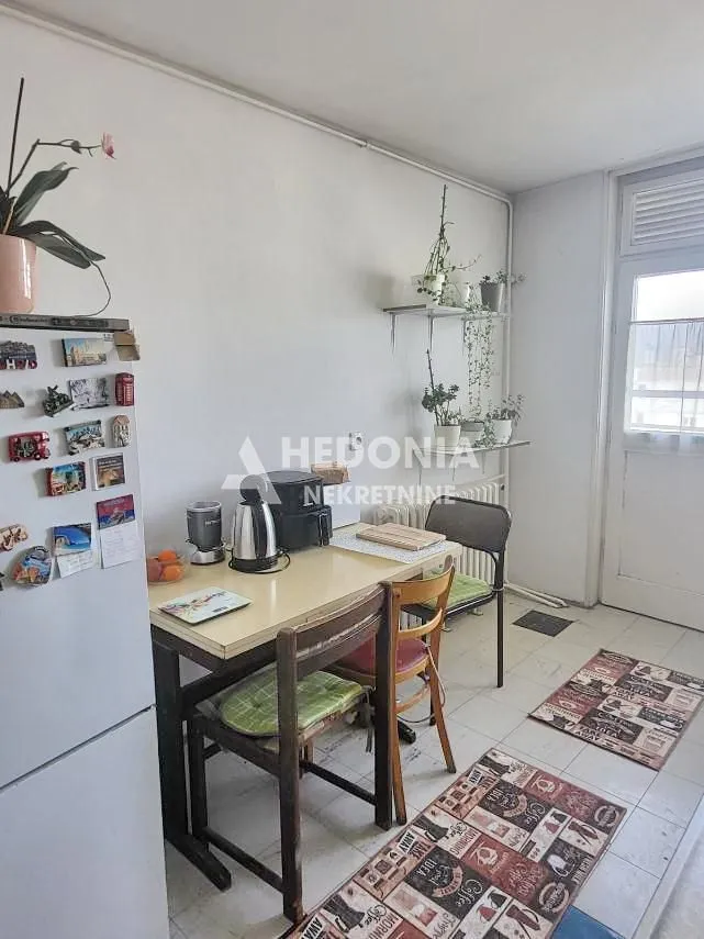 Sale, two bedroom apartment, 77m², Novi Beograd Blok 1 Fontana, Novi Beograd Sve Podlokacije