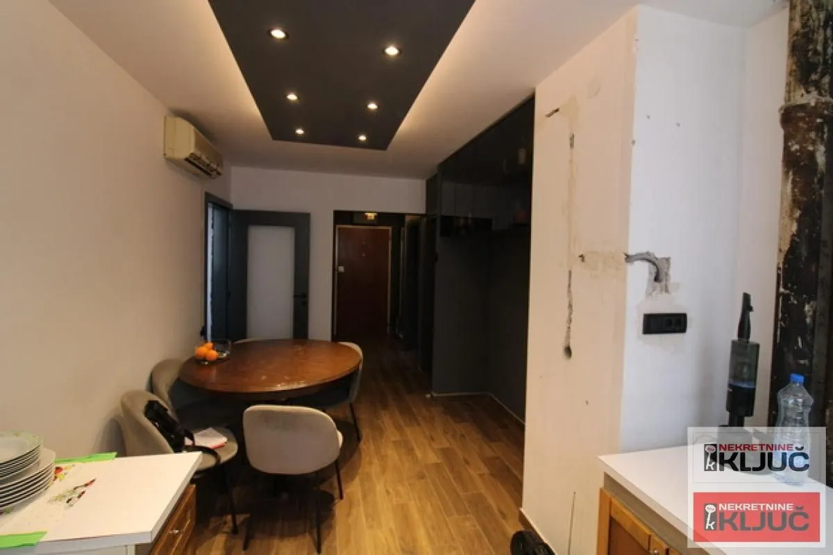 Prodaja, dvosoban stan, 63m², Bulevar Oslobodjenja, Novi Sad Sve Podlokacije