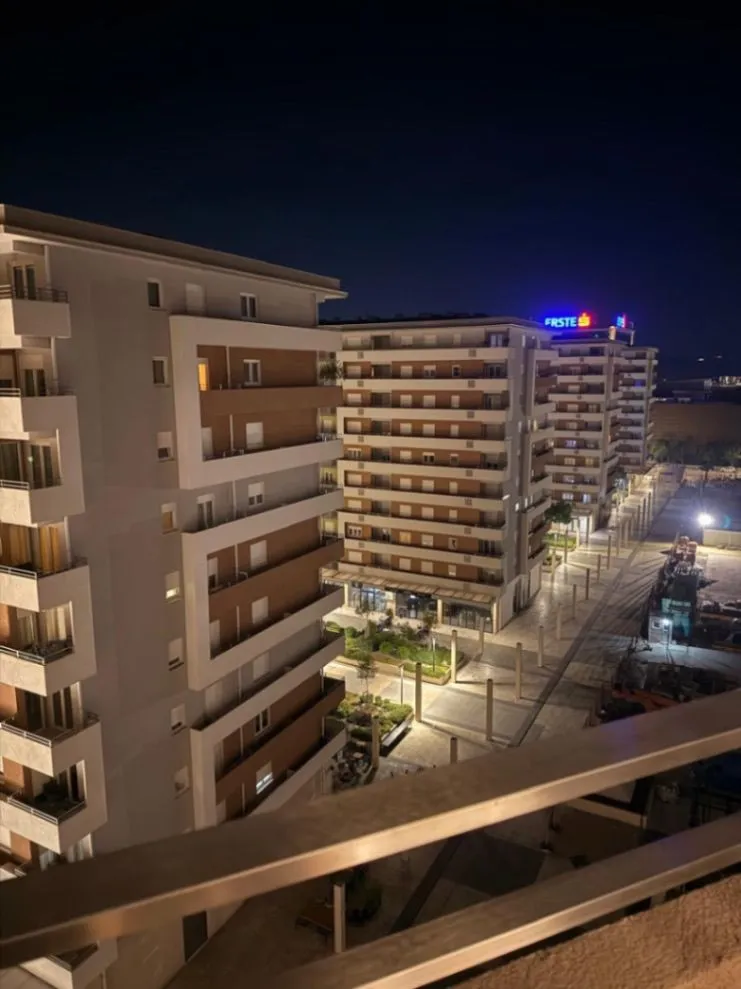 Izdavanje, jednosoban stan, 40m², Central Point, Podgorica