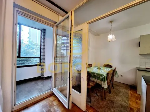 Rent, three bedroom apartment, 73m², Vračar Sve Podlokacije, Beograd - image 4