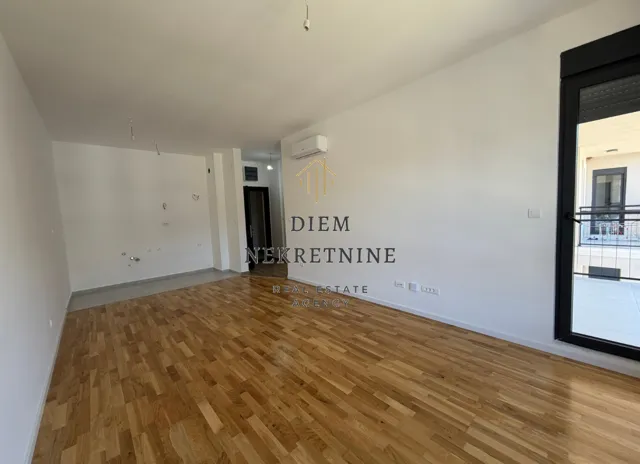 Prodaja, jednosoban stan, 45m², Tološi, Podgorica