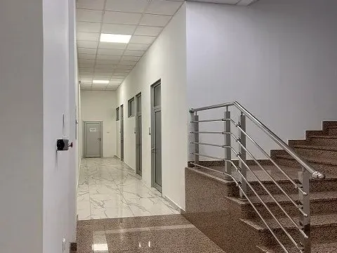 Izdavanje, poslovni prostor, 350m², Zemun Sve Podlokacije, Beograd - image 7