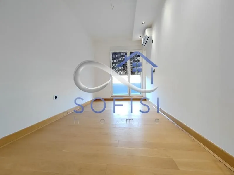Prodaja, četvorosoban stan, 240m², Adamovićevo Naselje, Novi Sad Sve Podlokacije