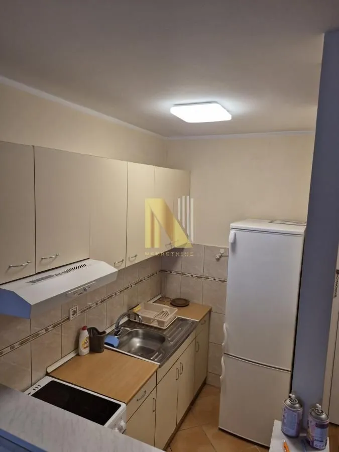 Izdavanje, jednosoban stan, 45m², Centar, Novi Sad