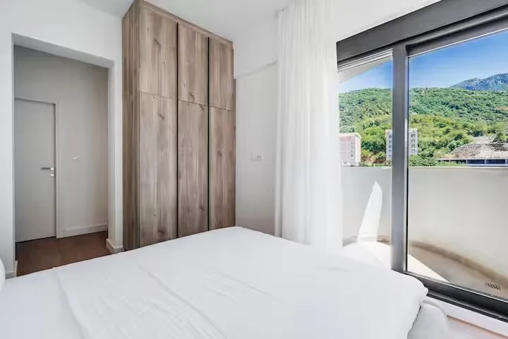 Prodaja, dvosoban stan, 117m², Bečići, Budva