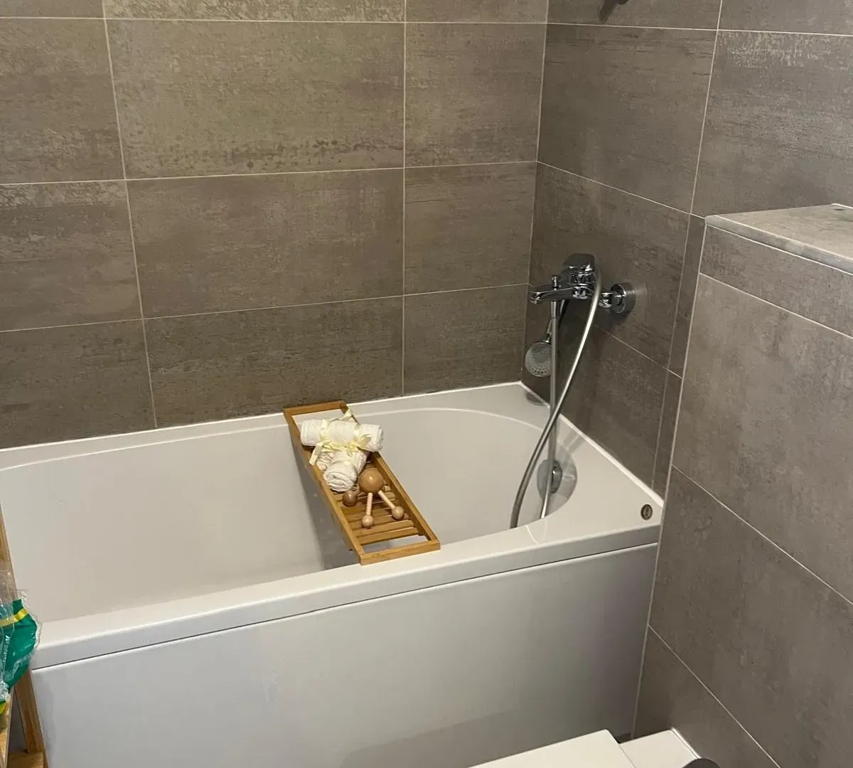 Prodaja, trosoban stan, 99m², Kalimanj, Tivat