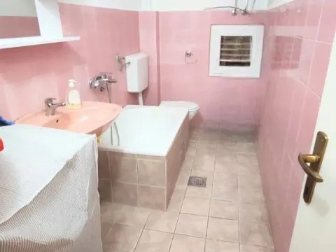 Sale, three bedroom apartment, 85m², Herceg Novi, Crna Gora - image 10