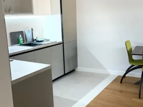 Izdavanje, dvosoban stan, 90m², Centar, Bar - image 4