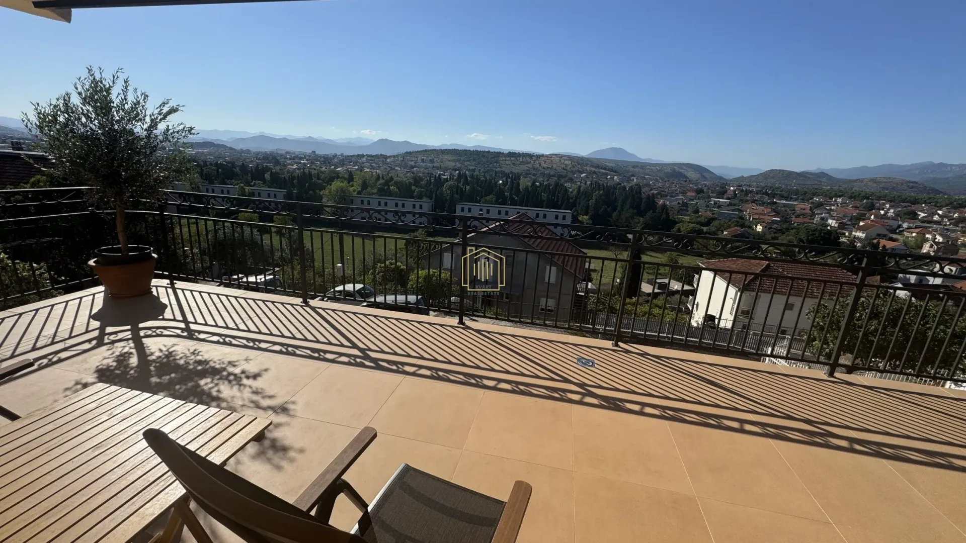 Rent, house, 256m², Masline, Podgorica