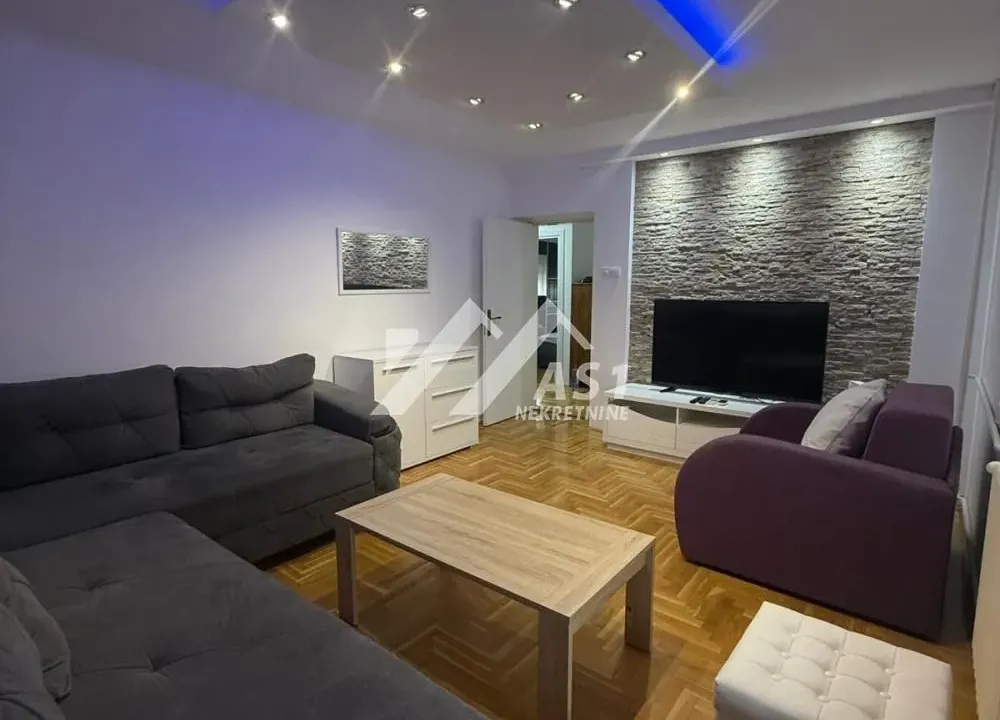 Izdavanje, dvosoban stan, 48m², Sajam, Novi Sad Sve Podlokacije