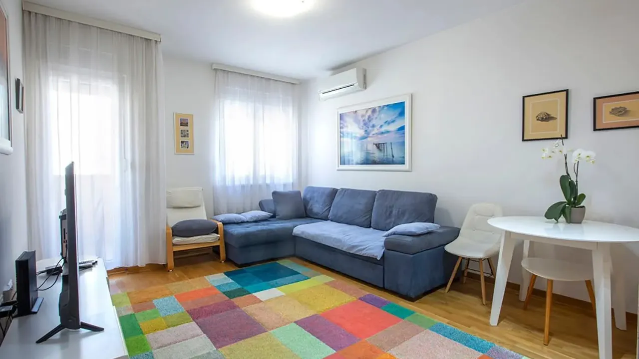 Izdavanje, jednosoban stan, 47m², City Kej, Podgorica